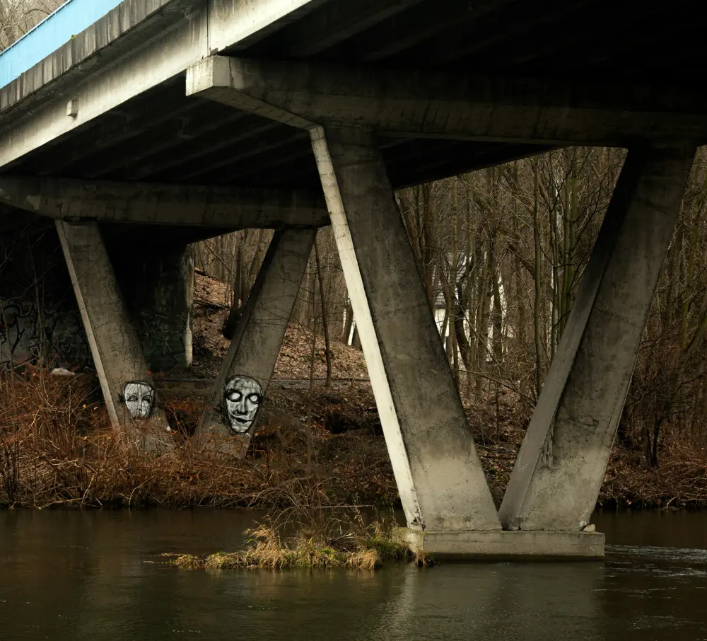 Displaid: technology and artificial intelligence for safer infrastructure