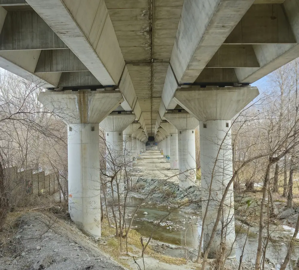 A Deep Learning Approach to Detect Failures in Bridges Based on the Coherence of Signals