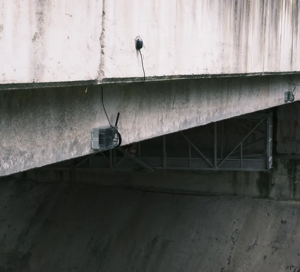 SHM campaign on 138 spans of railway viaducts by means of OMA and wireless sensors network